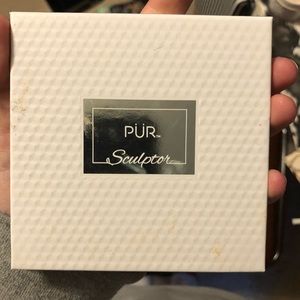 PUR cosmetics sculptor highlight & contour palette